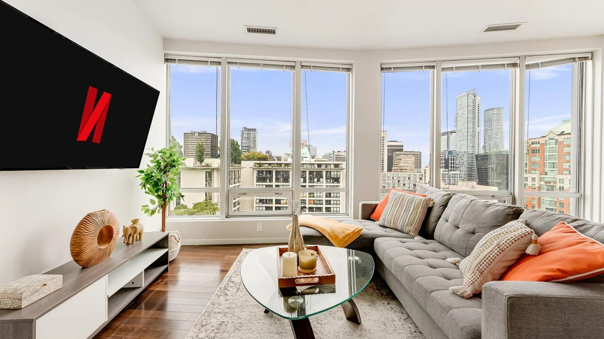 Urban Oasis 2 Bedroom Apartment With City And Mountain Views In Downtown Haven contacts